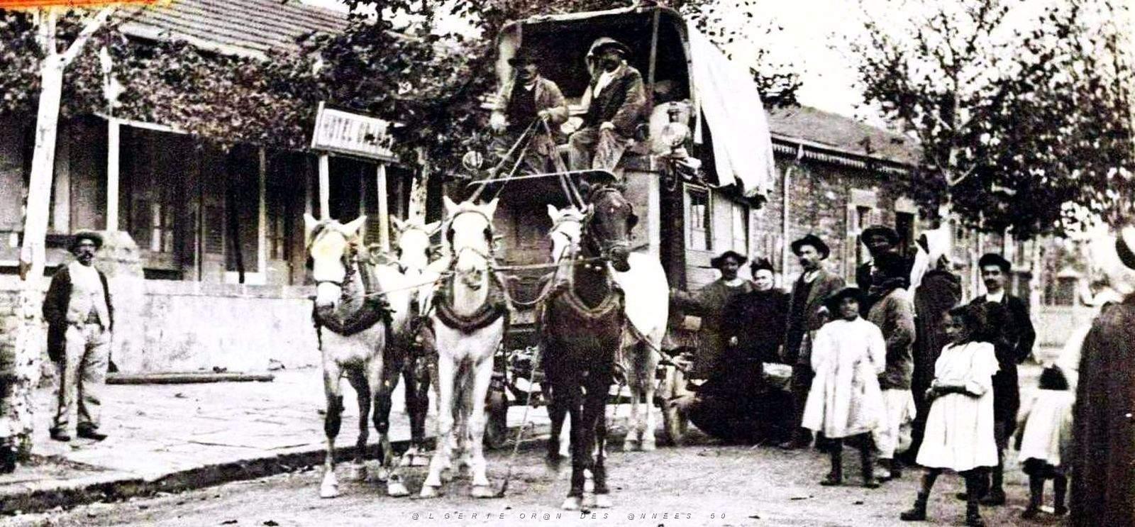 1527- Vialar - L'arrivee2 du Courrier.jpg